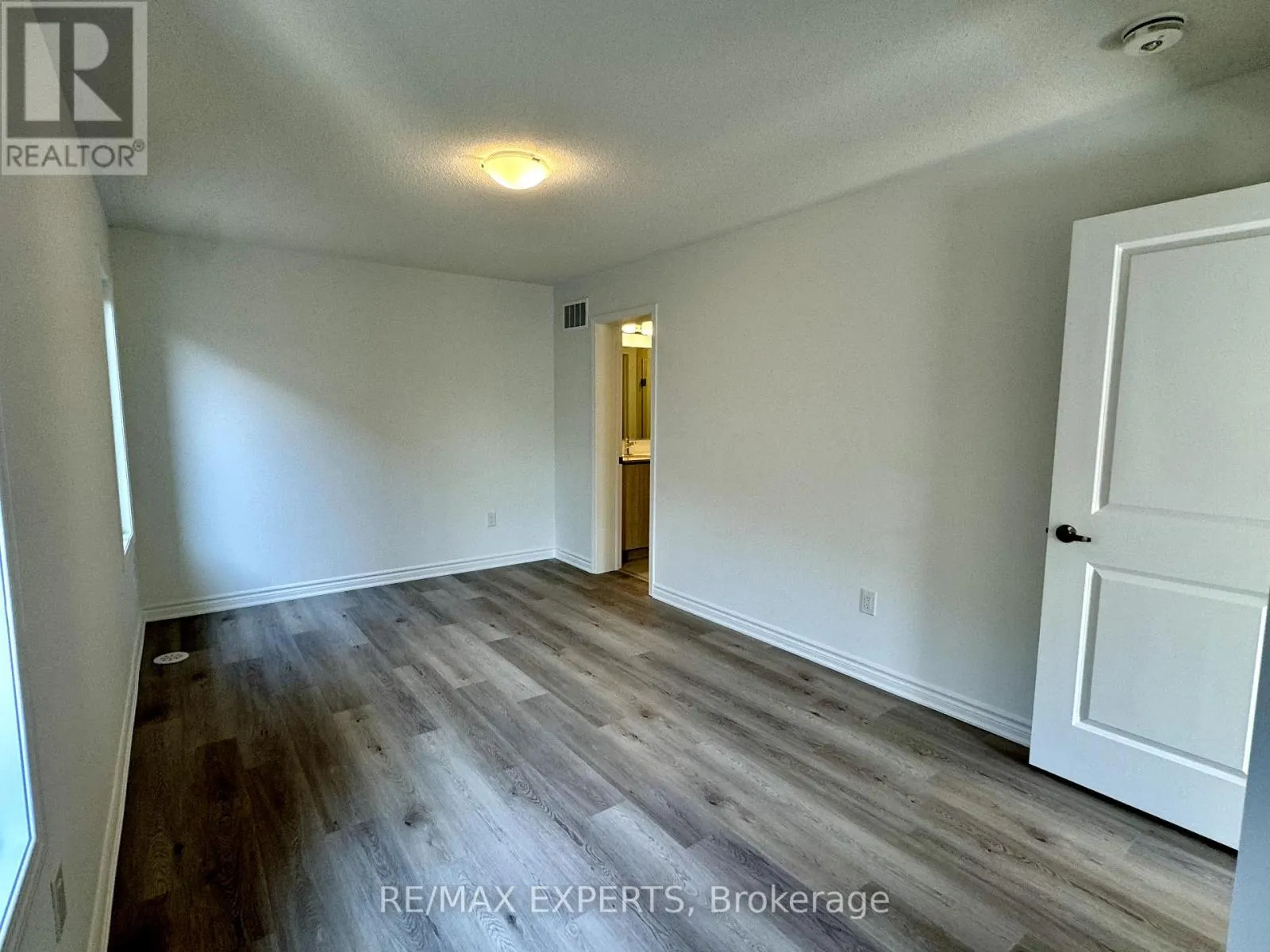 17 PEAREN LANE