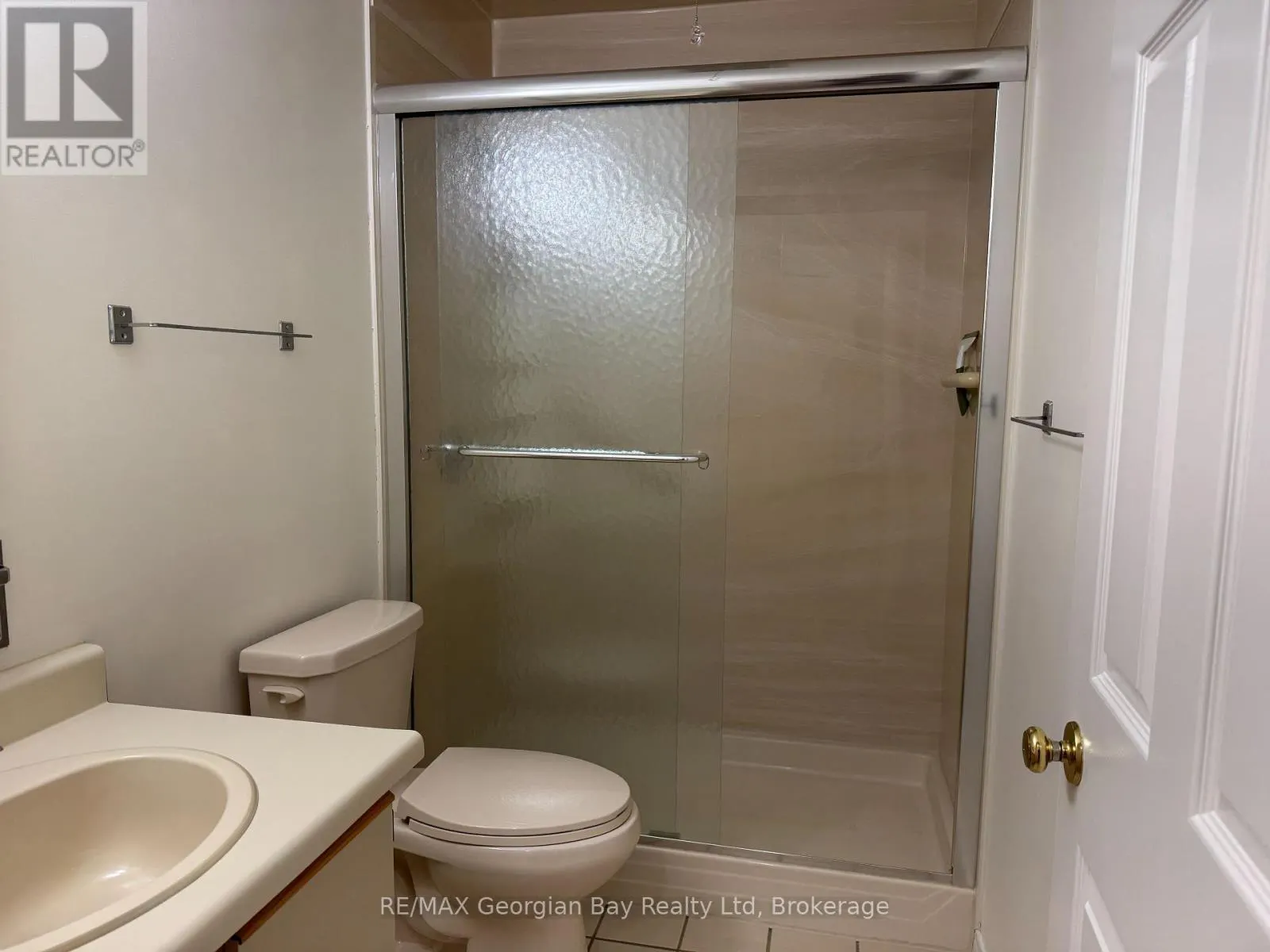 17 - 696 KING STREET, #17