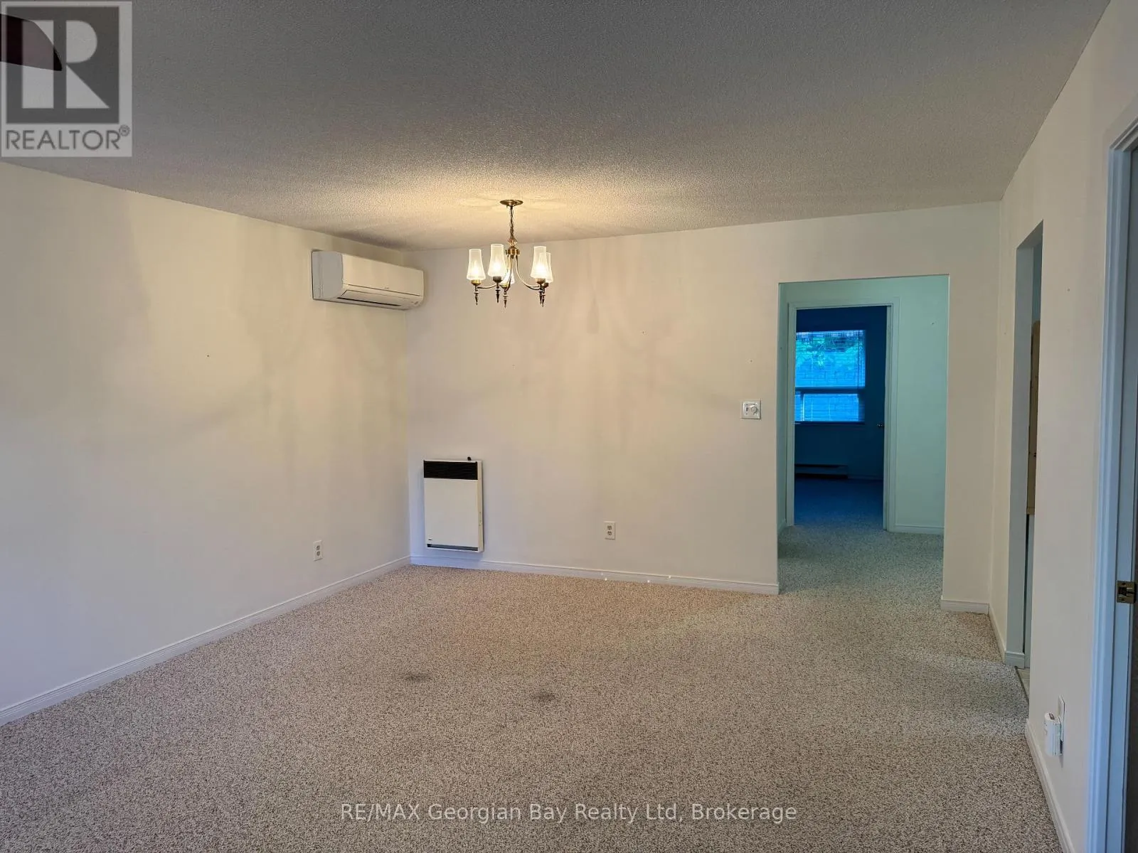 17 - 696 KING STREET, #17