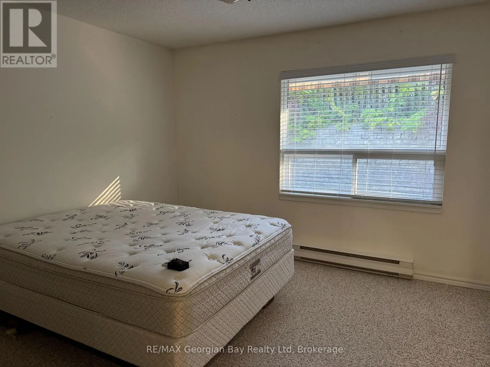 17 - 696 KING STREET, #17