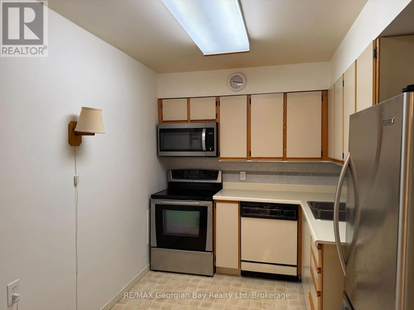 17 - 696 KING STREET, #17