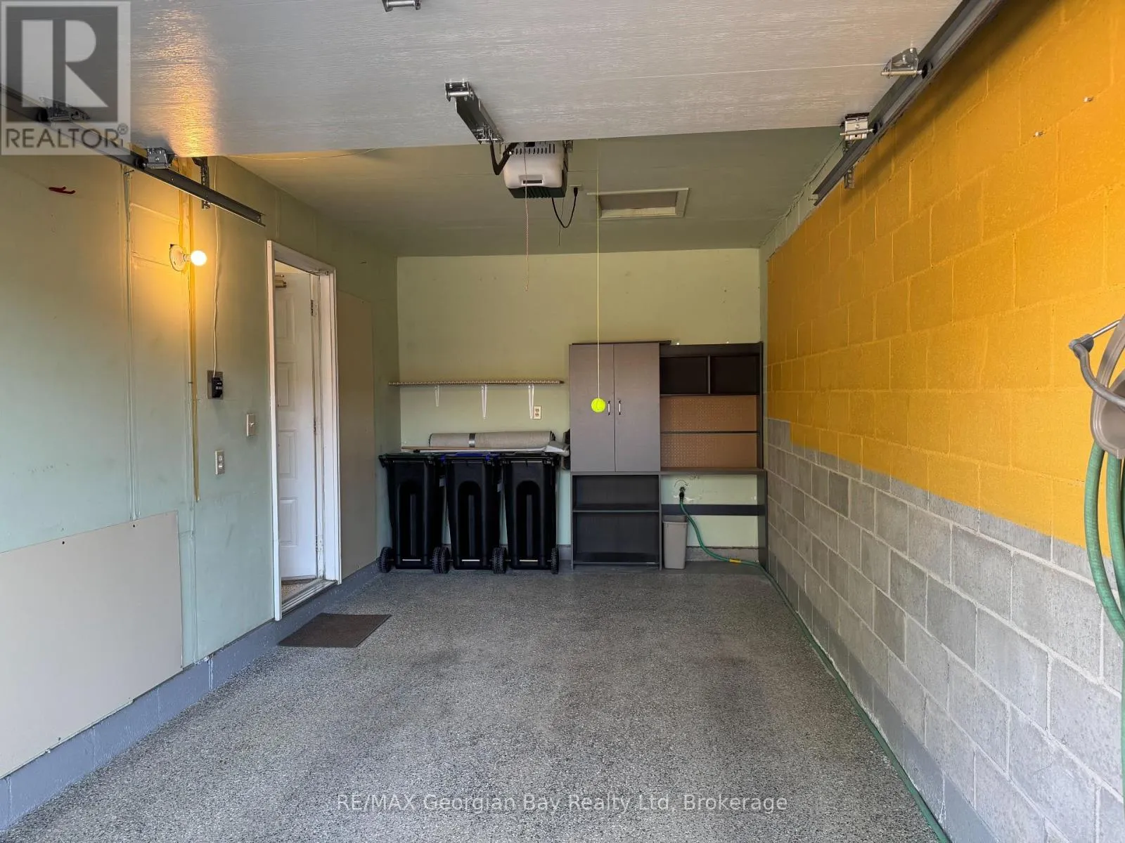 17 - 696 KING STREET, #17