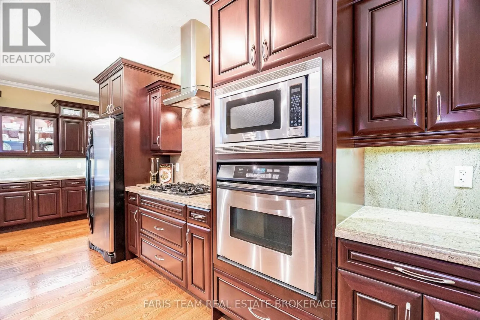 138 KNOX ROAD E