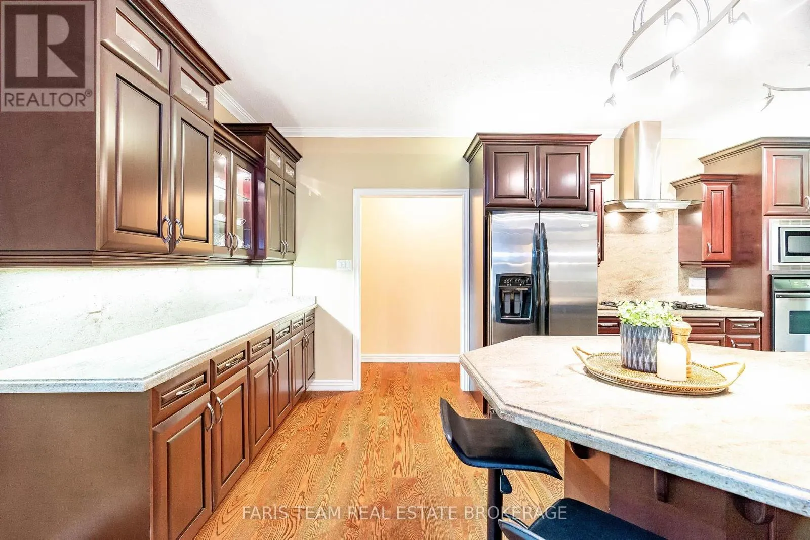 138 KNOX ROAD E