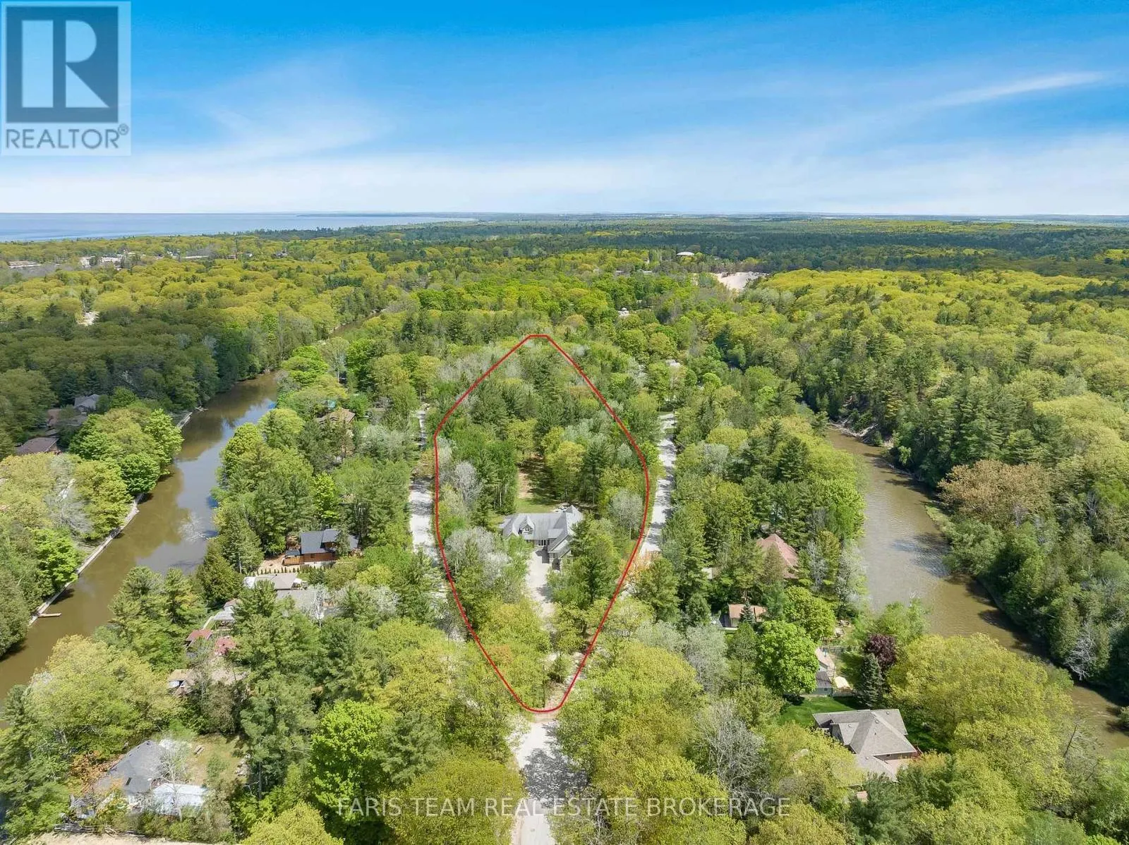 138 KNOX ROAD E