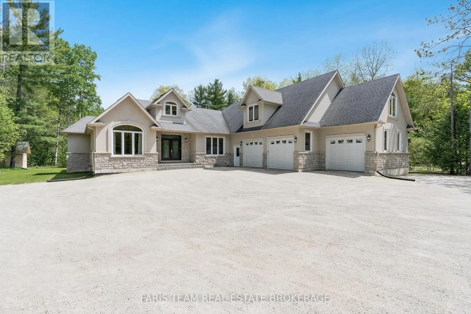 138 KNOX ROAD E