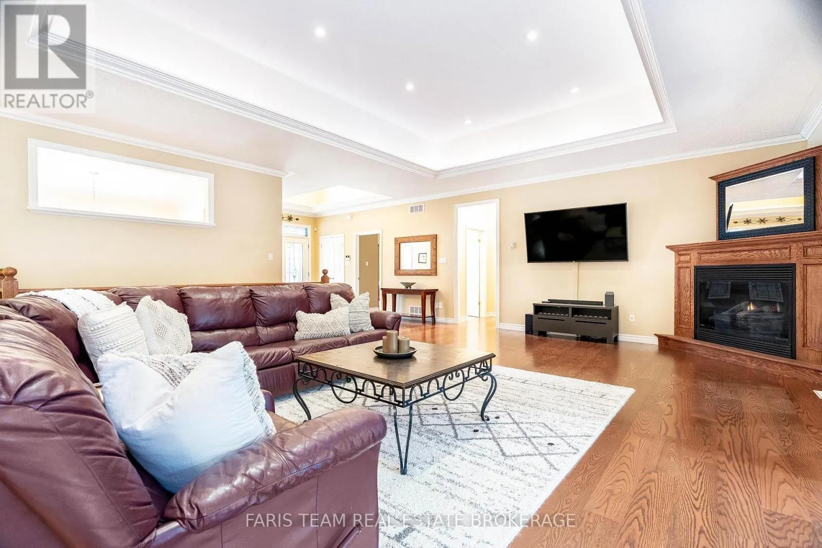 138 KNOX ROAD E