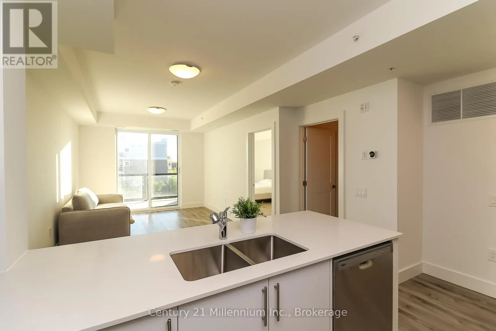 306 - 4 KIMBERLY LANE, #306