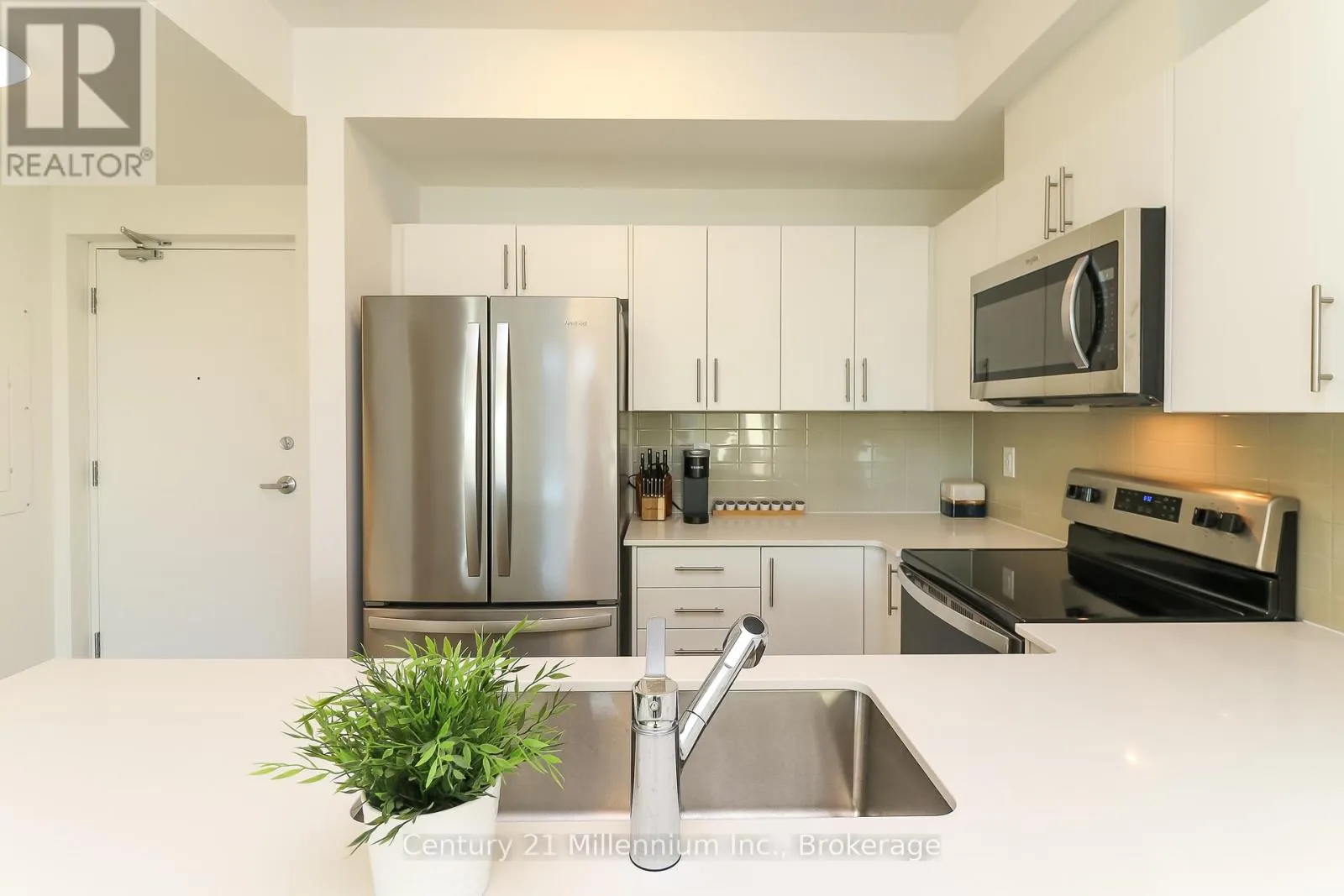 306 - 4 KIMBERLY LANE, #306