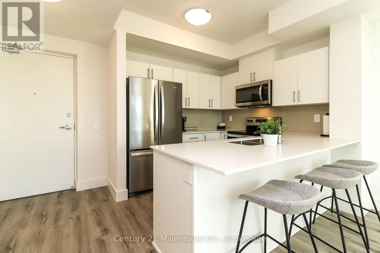 306 - 4 KIMBERLY LANE, #306