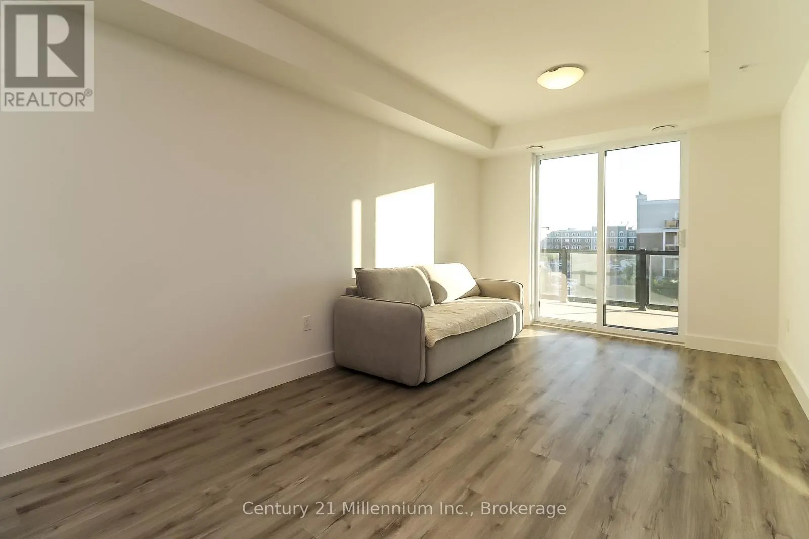 306 - 4 KIMBERLY LANE, #306