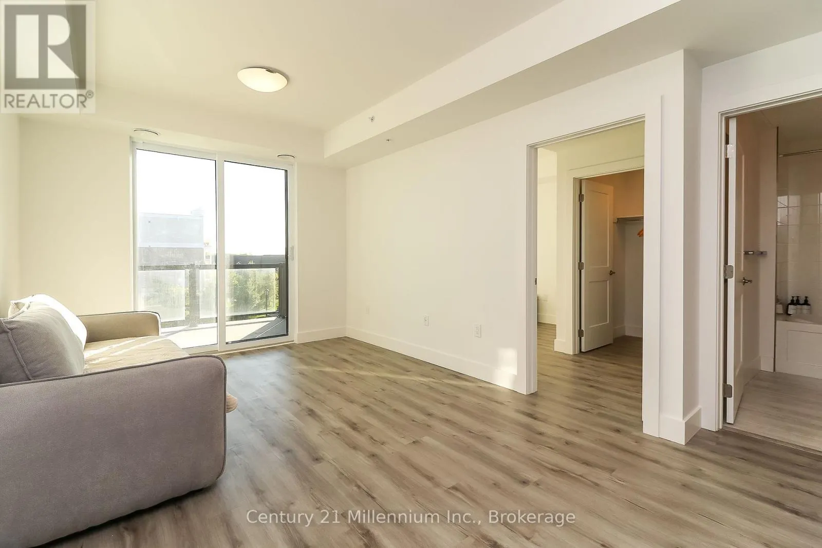 306 - 4 KIMBERLY LANE, #306