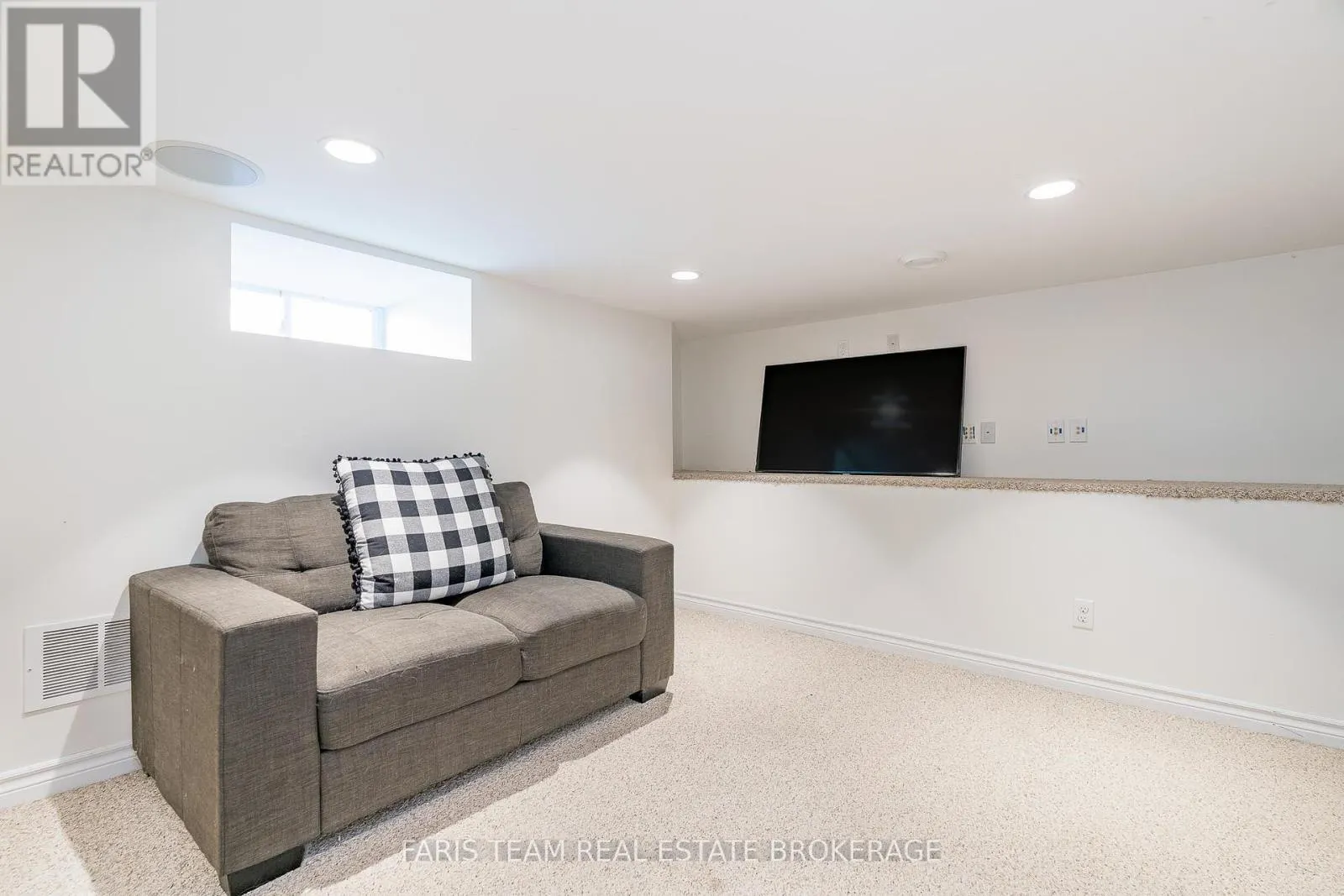 412 MANLY STREET