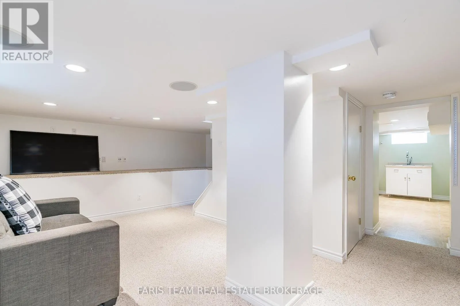 412 MANLY STREET