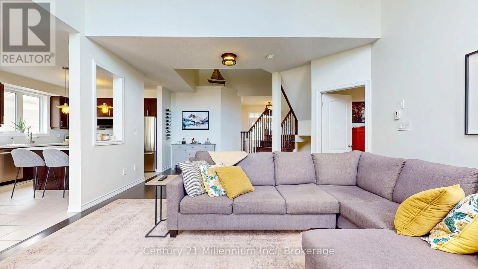 7 - 7 CLUBHOUSE DRIVE, #7