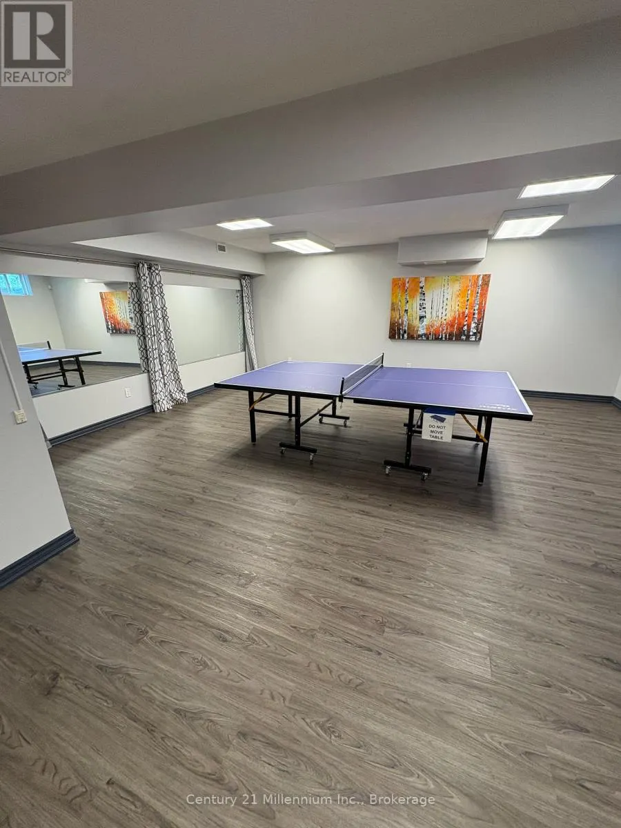 7 - 7 CLUBHOUSE DRIVE, #7