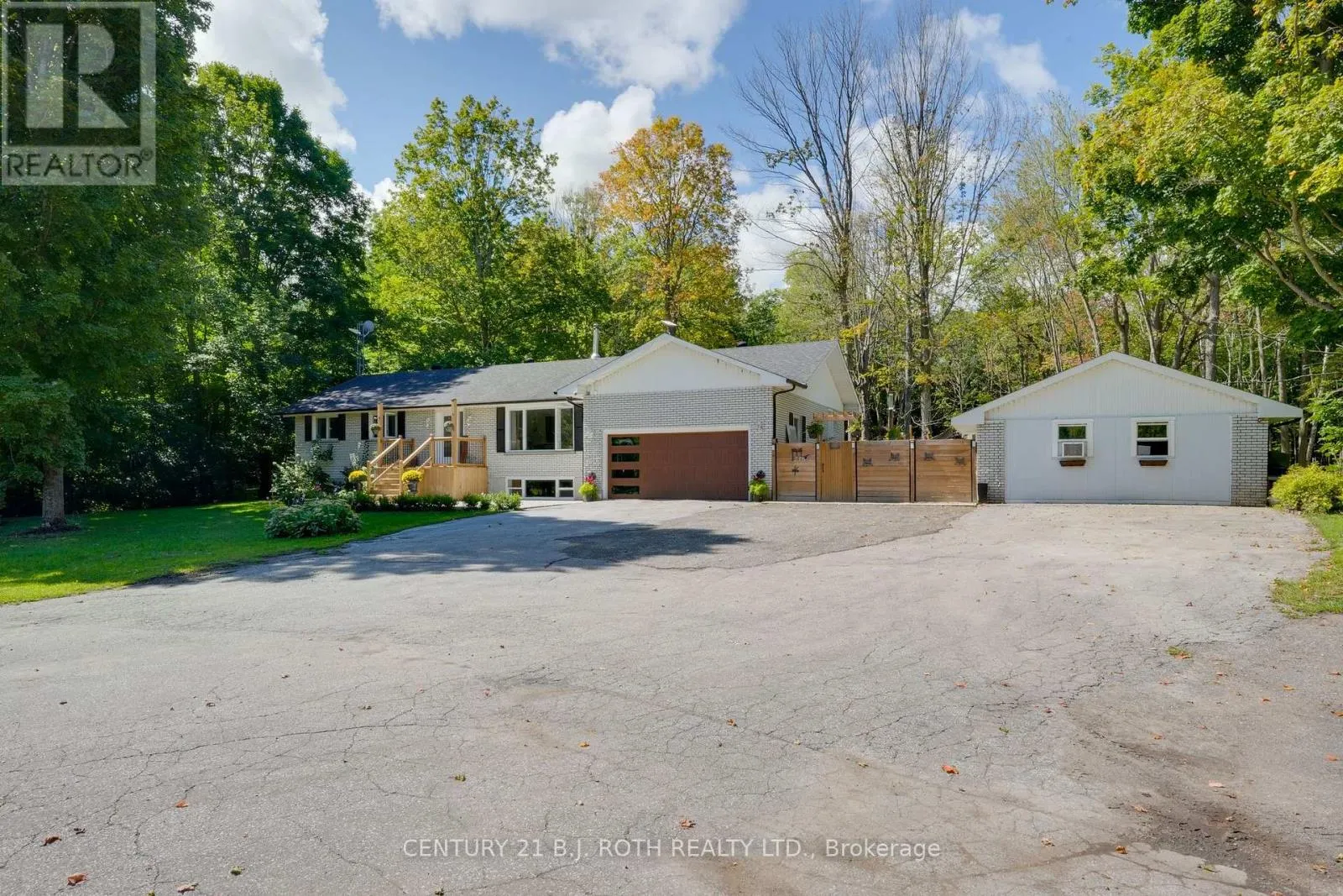 1250 COUNTY ROAD 6 ROAD S