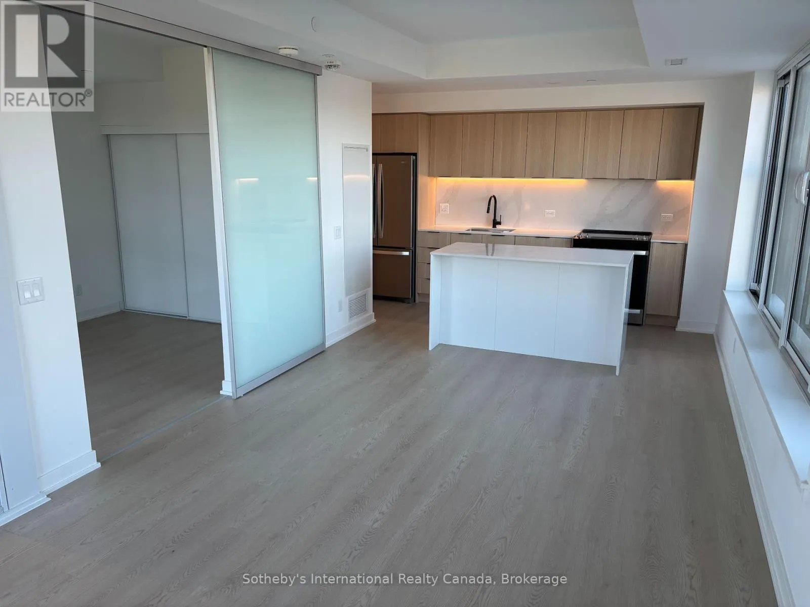 206 - 31 HURON STREET, #206