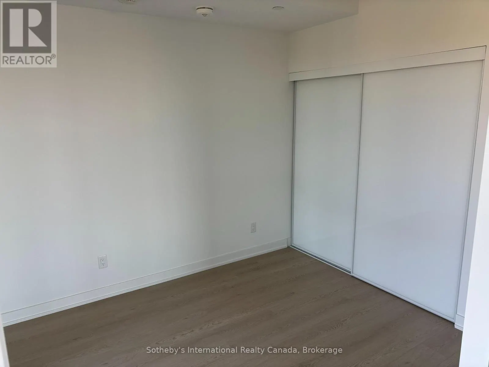 206 - 31 HURON STREET, #206