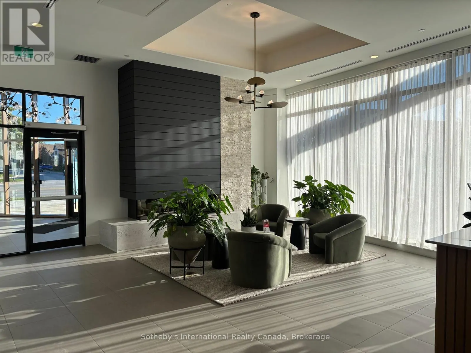 206 - 31 HURON STREET, #206