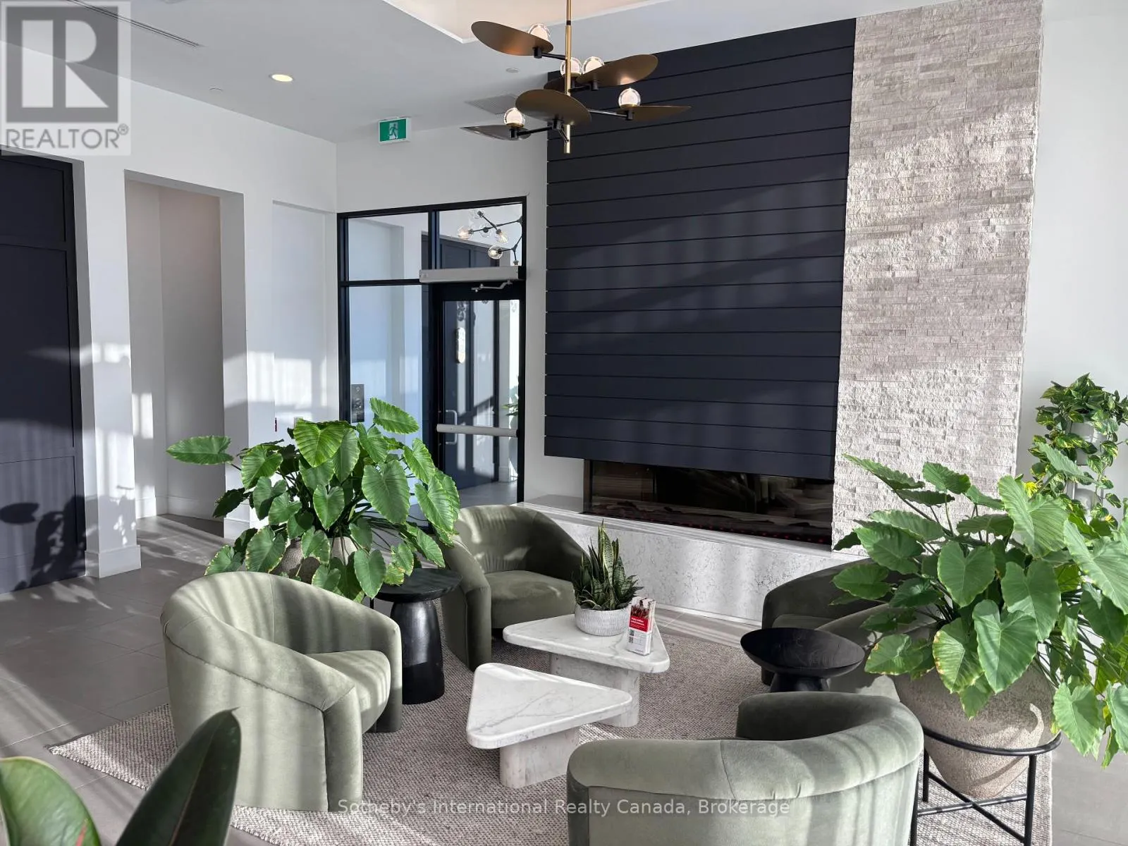 206 - 31 HURON STREET, #206
