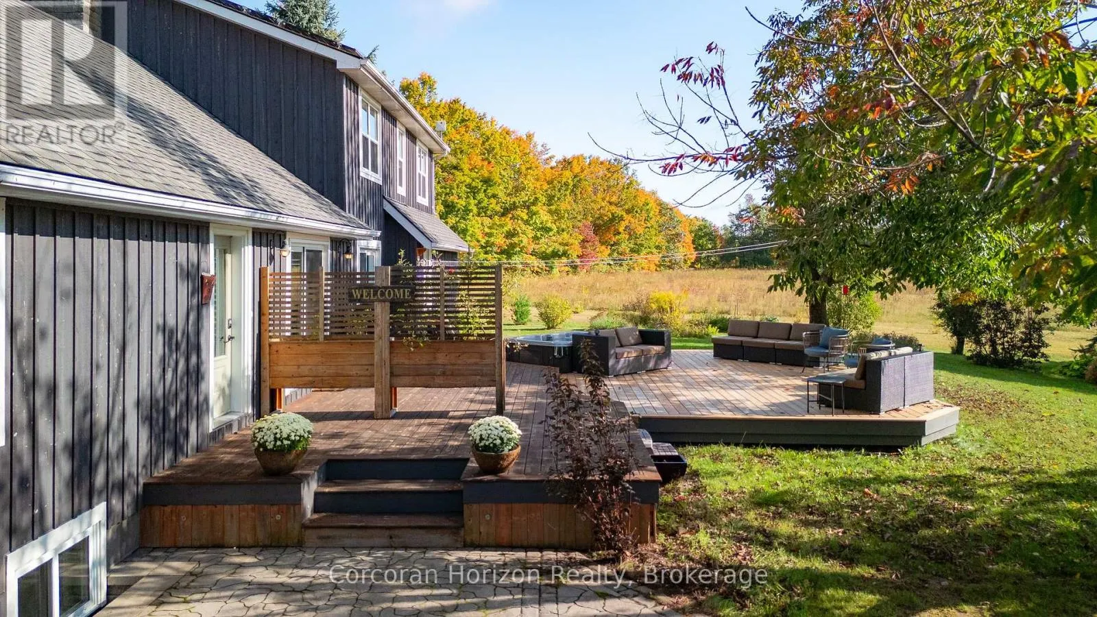 707 PETER STREET W