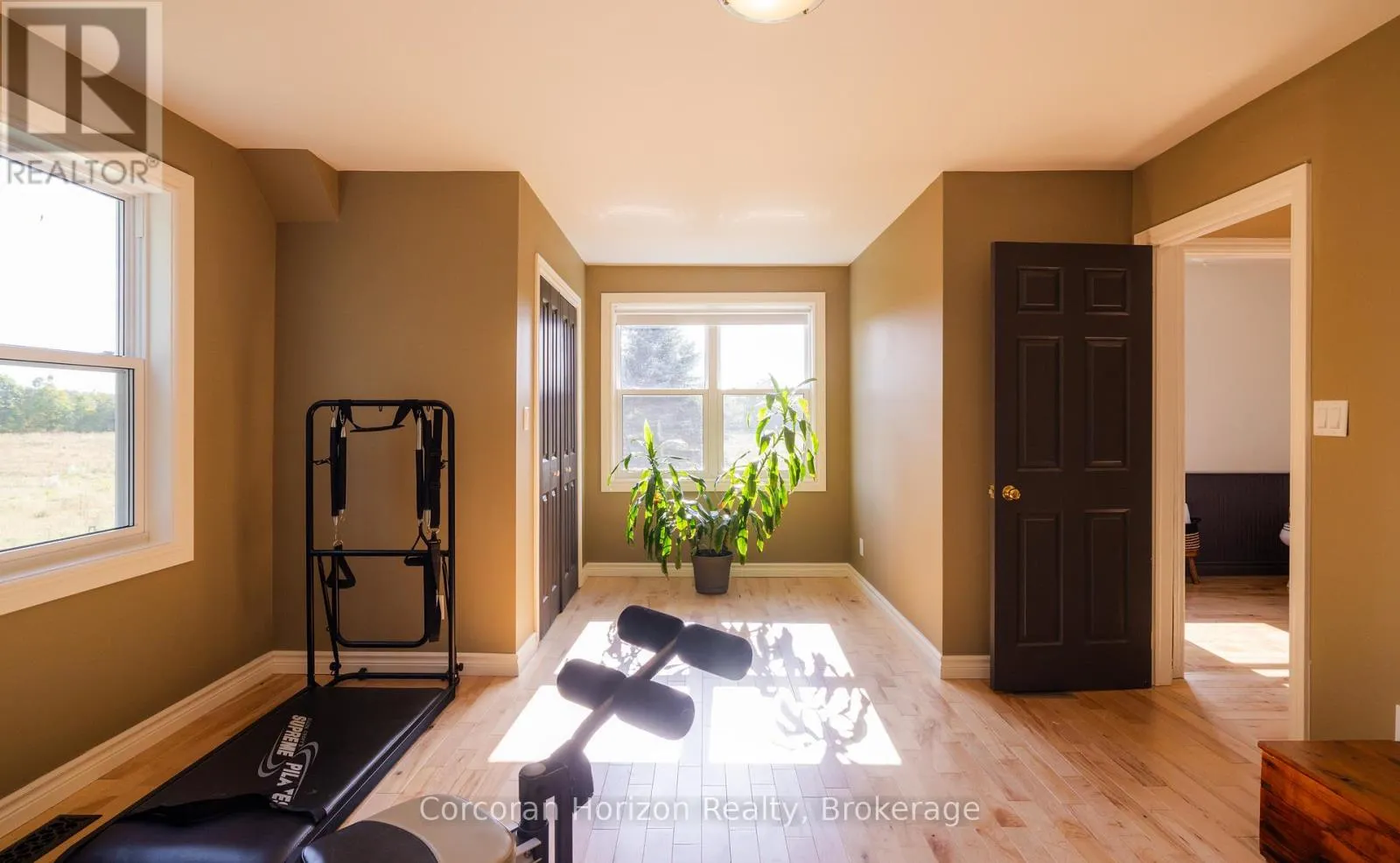 707 PETER STREET W