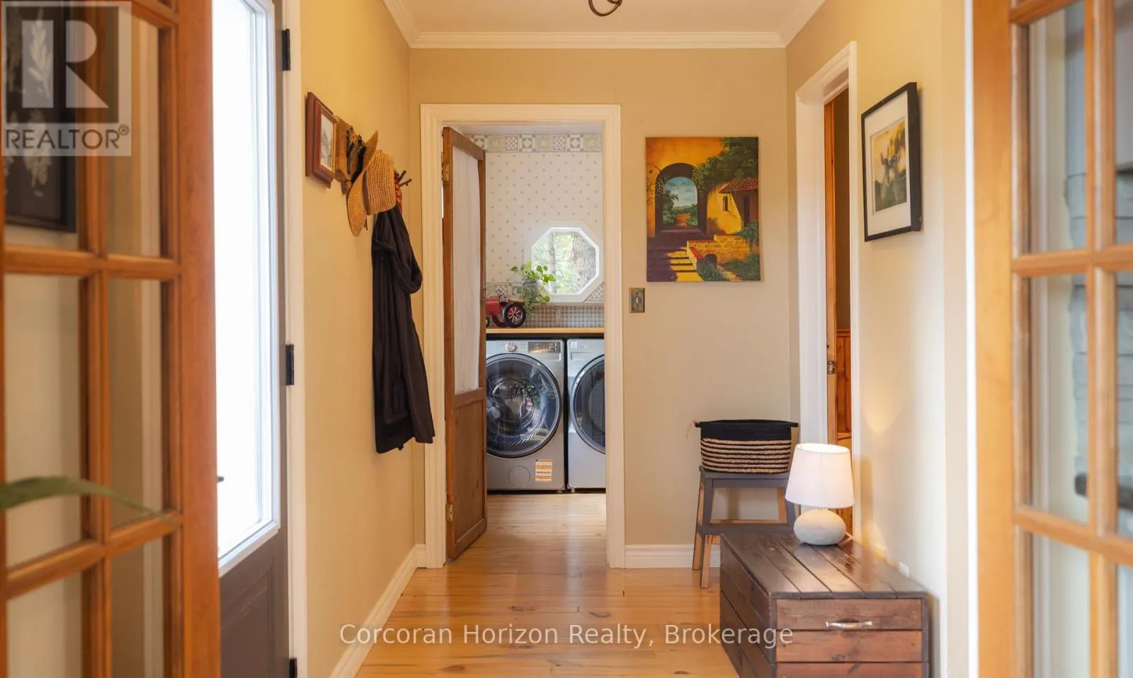 707 PETER STREET W