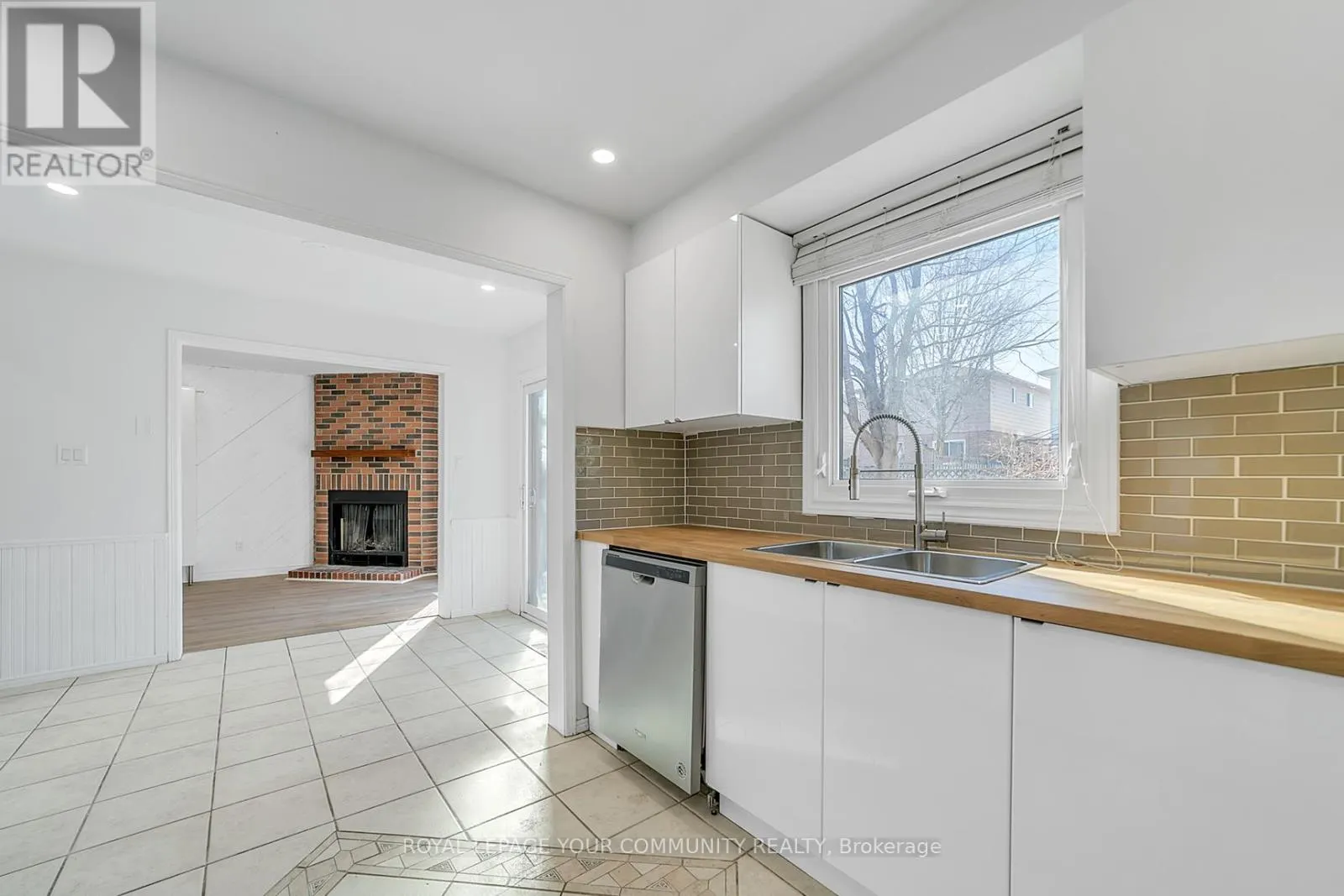 391 HICKLING TRAIL