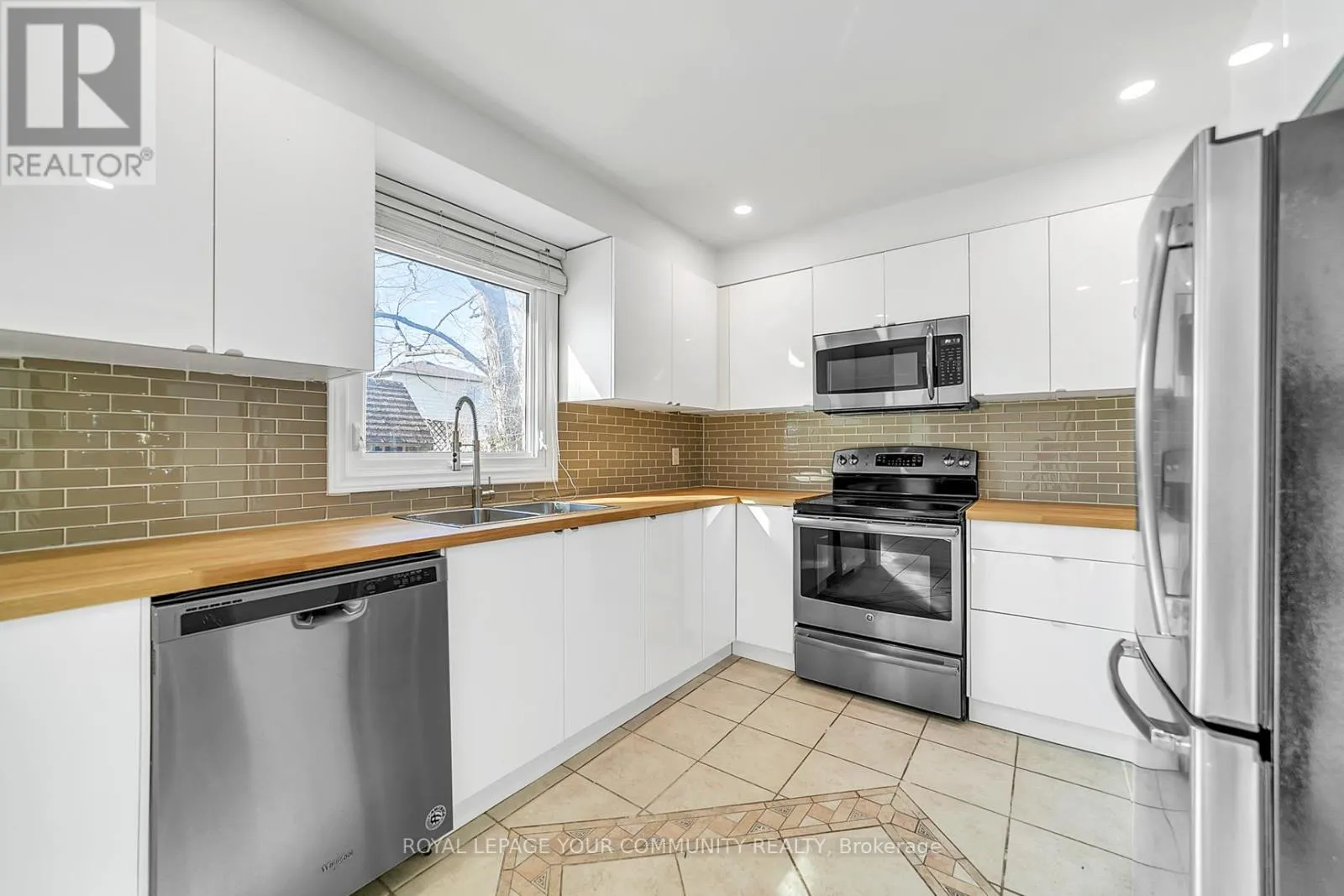 391 HICKLING TRAIL