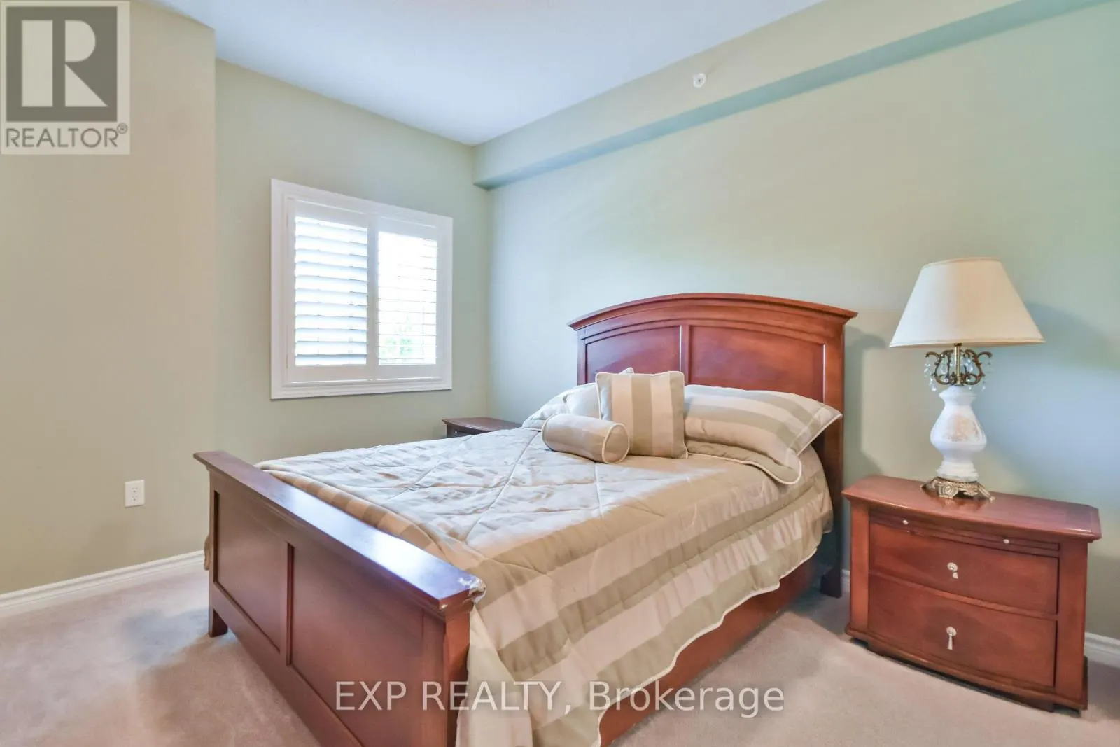 101 - 42 FERNDALE DRIVE S