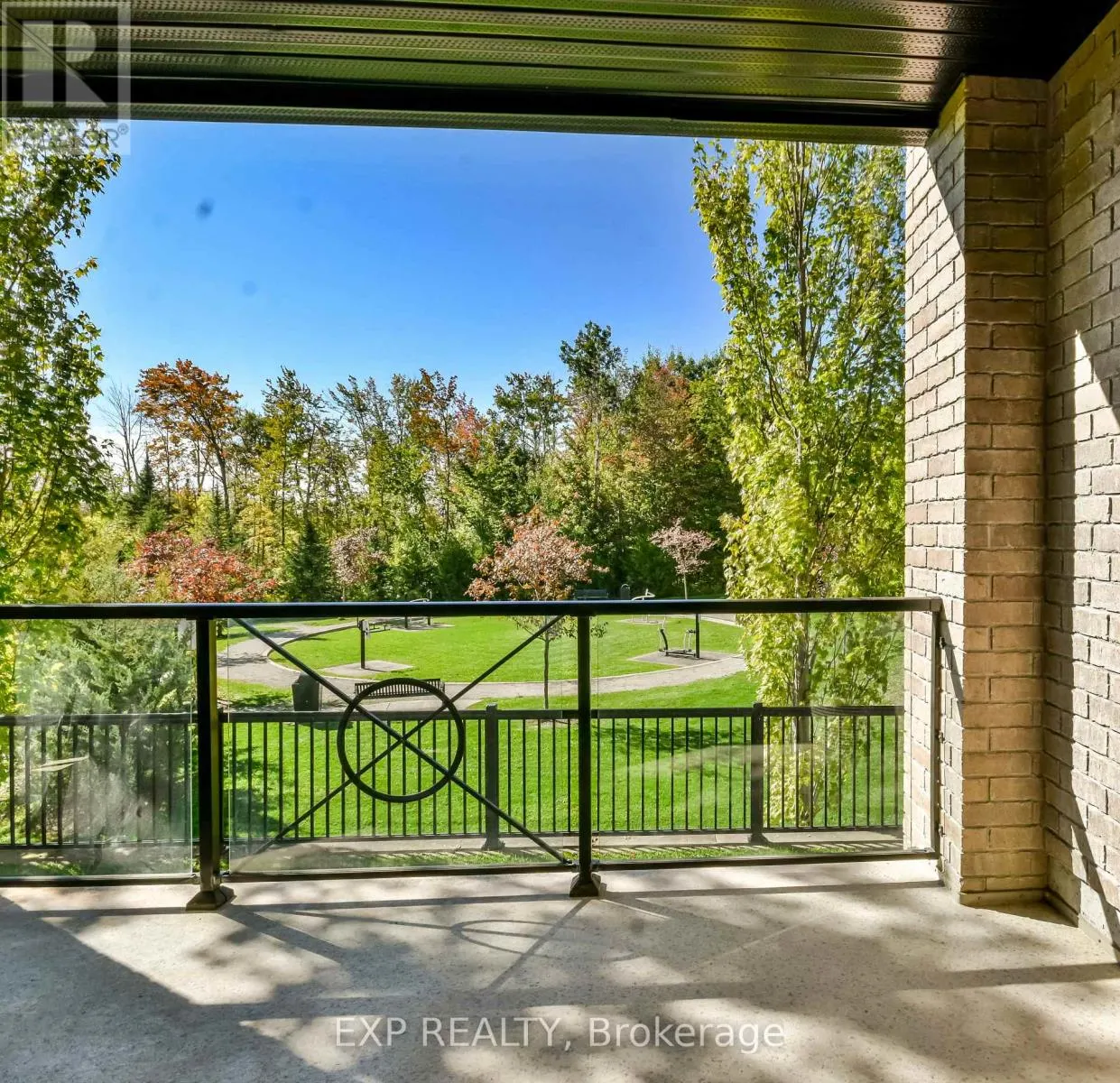 101 - 42 FERNDALE DRIVE S