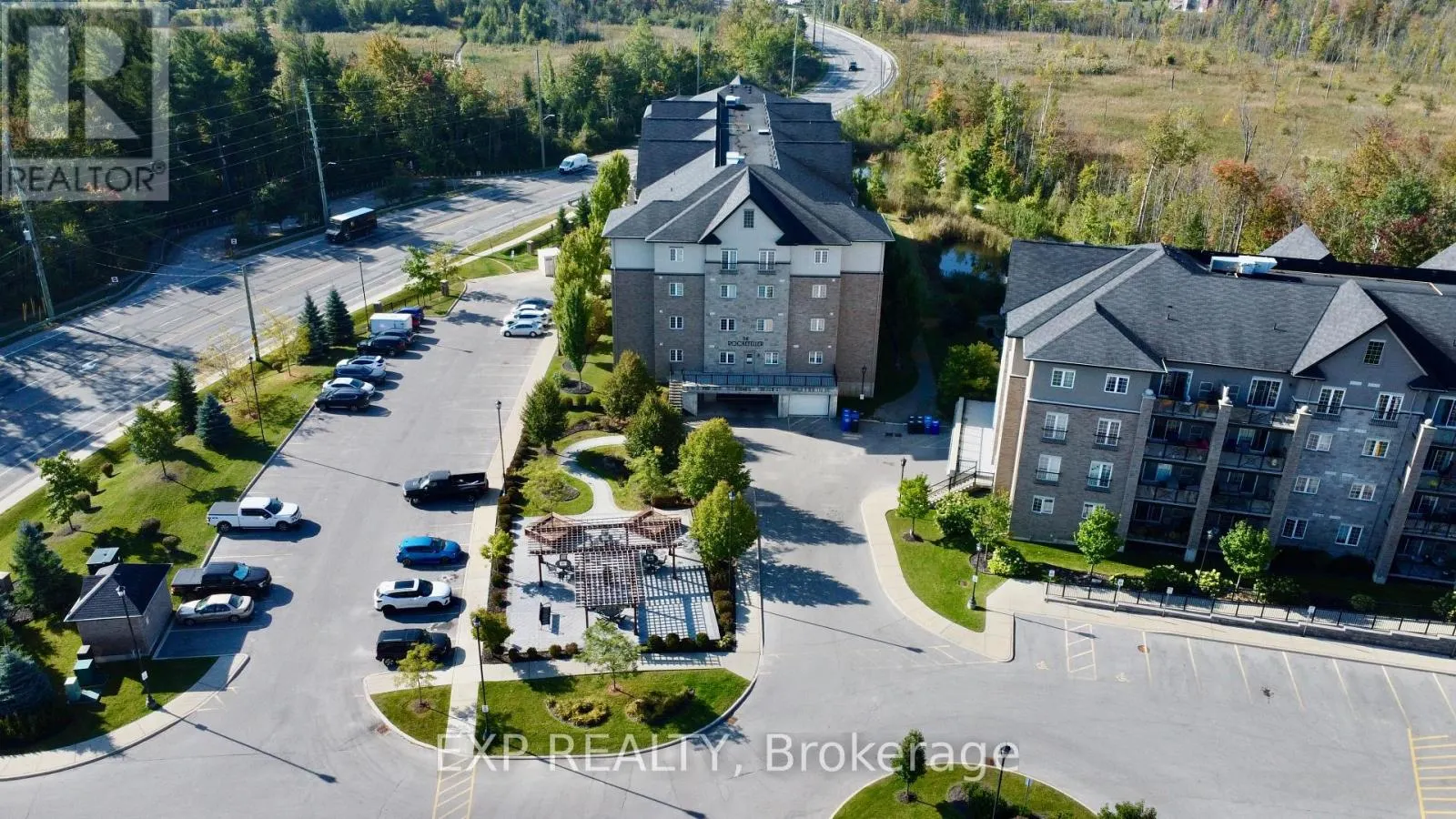 101 - 42 FERNDALE DRIVE S
