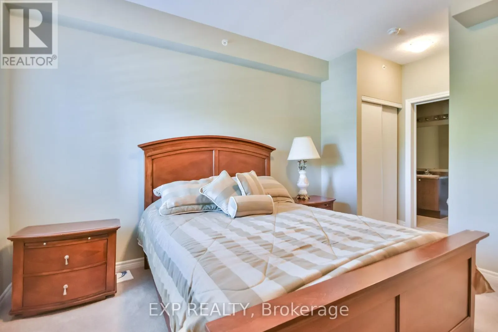 101 - 42 FERNDALE DRIVE S