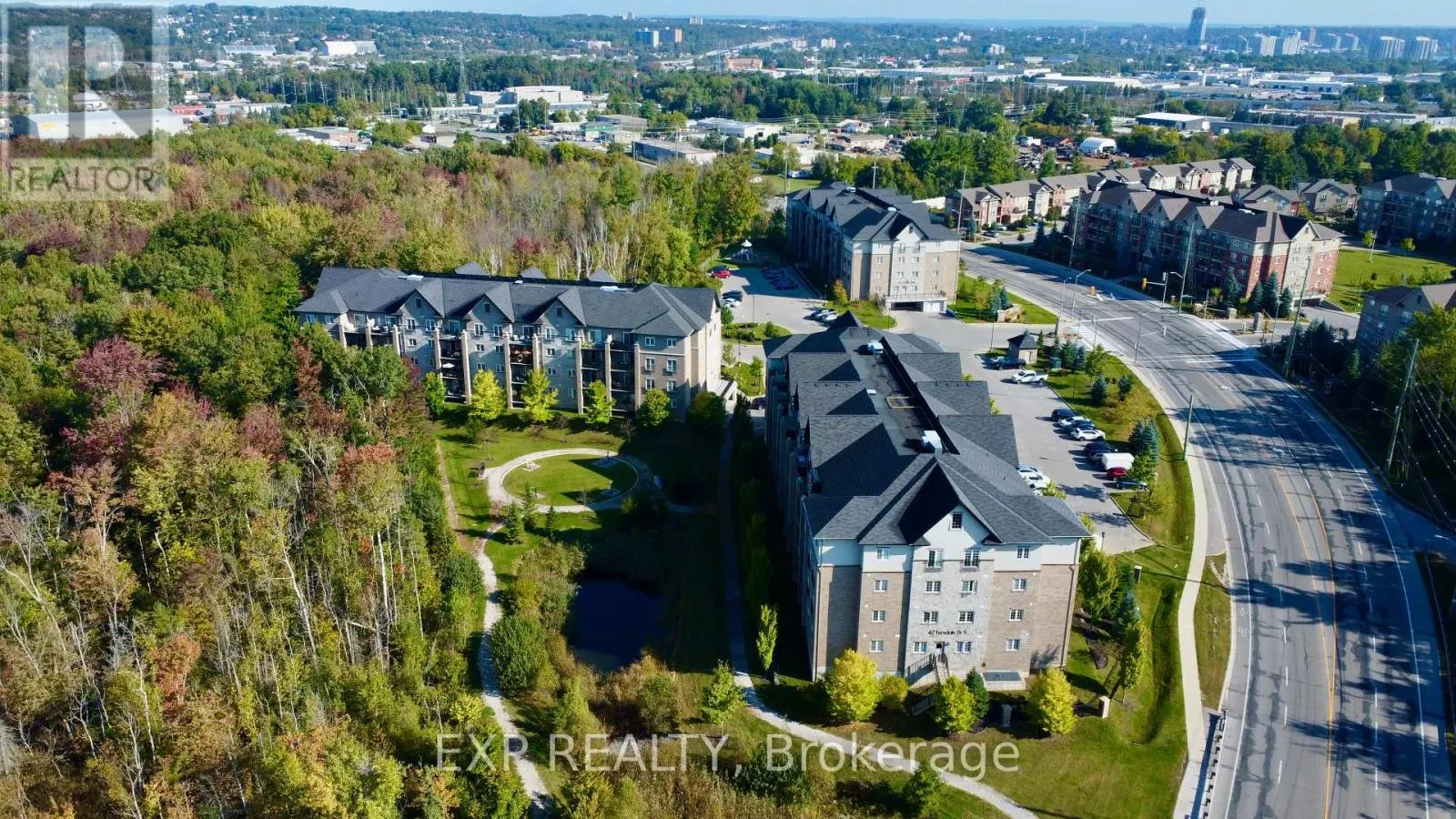 101 - 42 FERNDALE DRIVE S