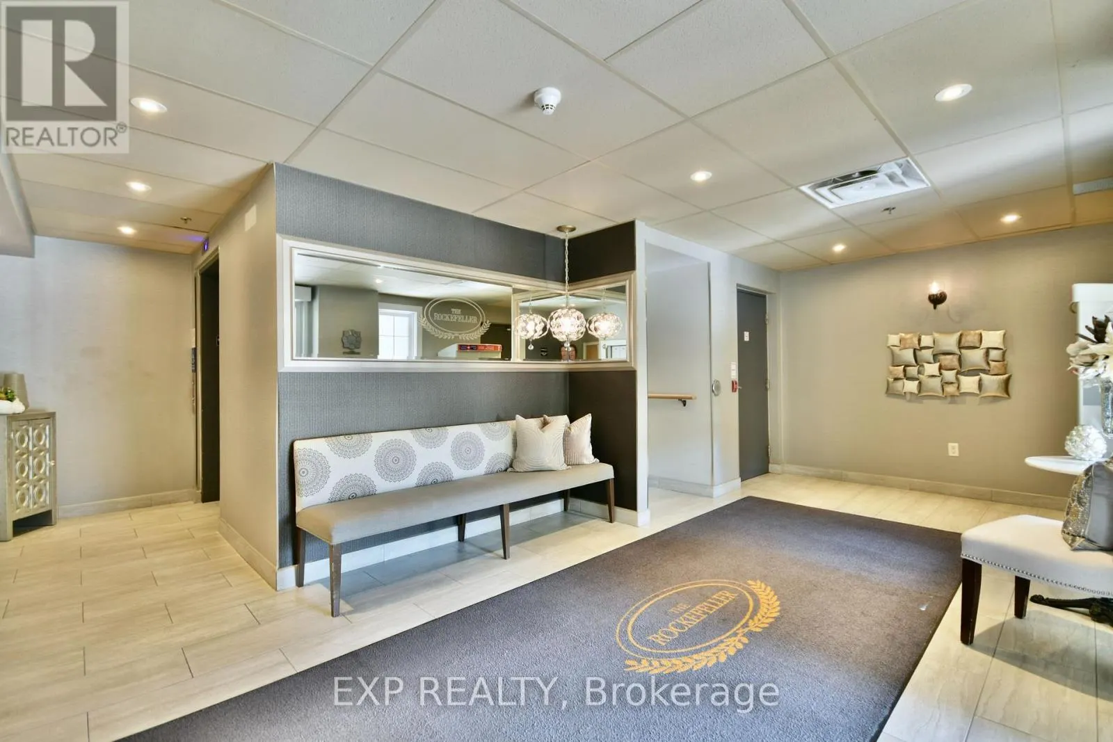 101 - 42 FERNDALE DRIVE S