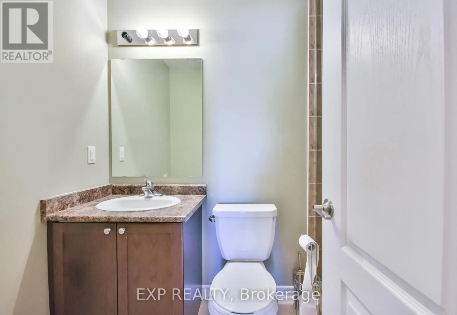 101 - 42 FERNDALE DRIVE S