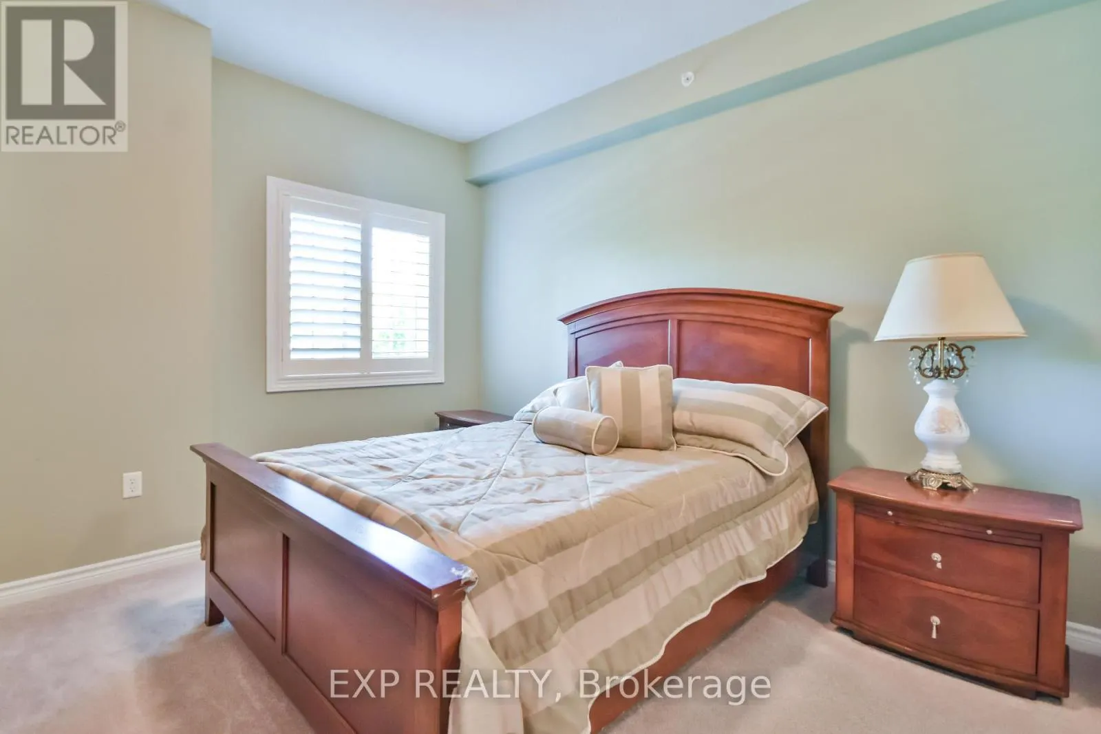 101 - 42 FERNDALE DRIVE S
