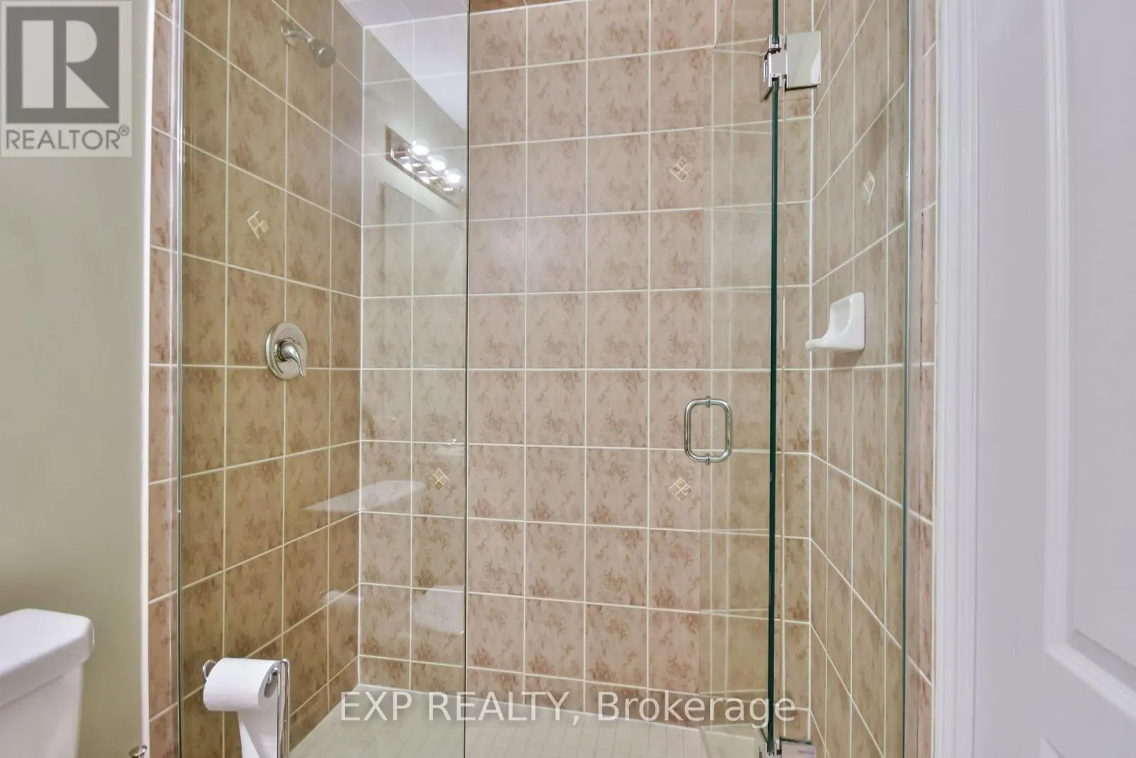 101 - 42 FERNDALE DRIVE S