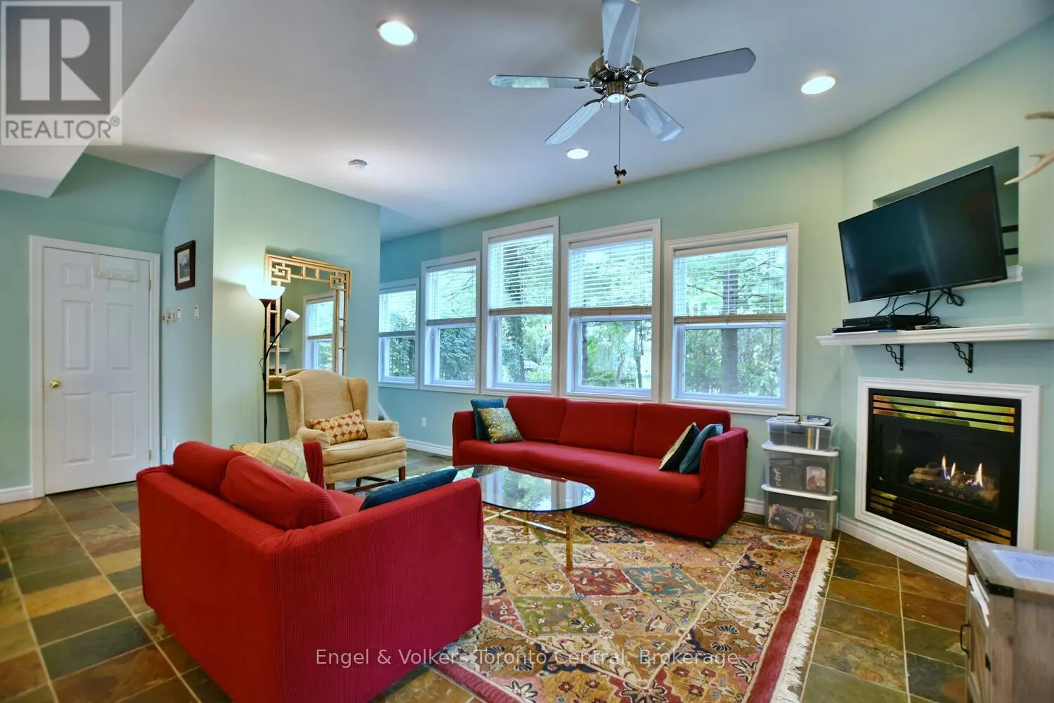 21 47TH STREET N