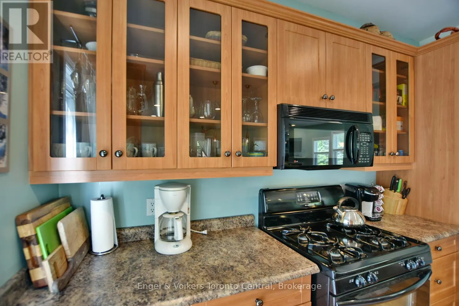 21 47TH STREET N