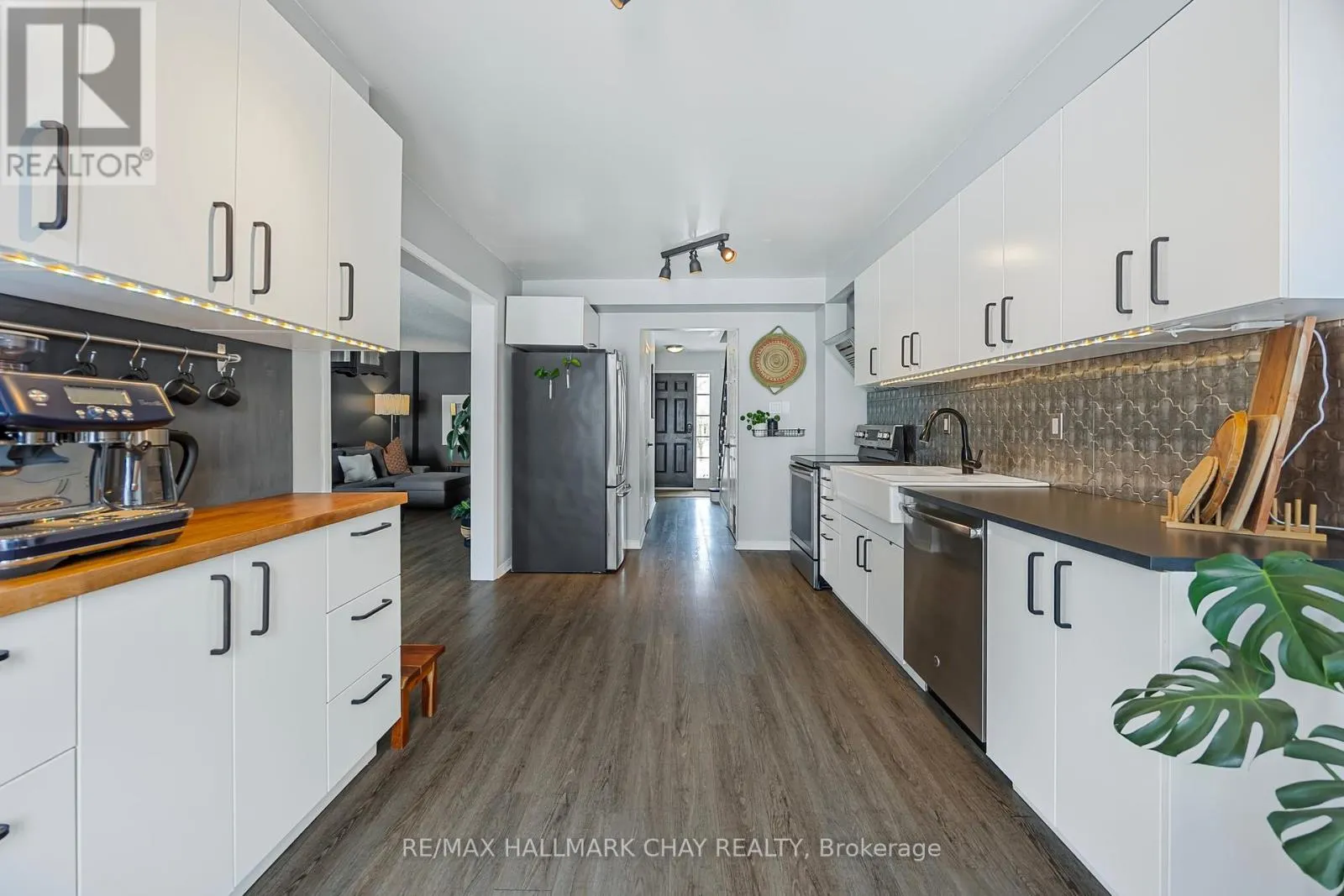 20 BASSWOOD DRIVE