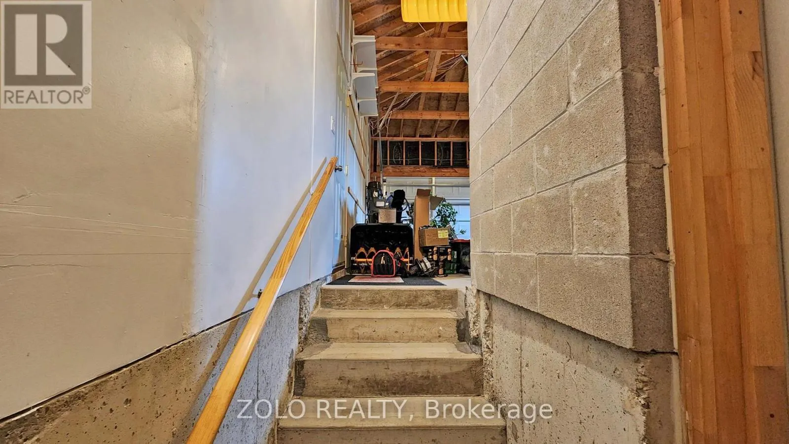 7 GOLDEN EAGLE WAY
