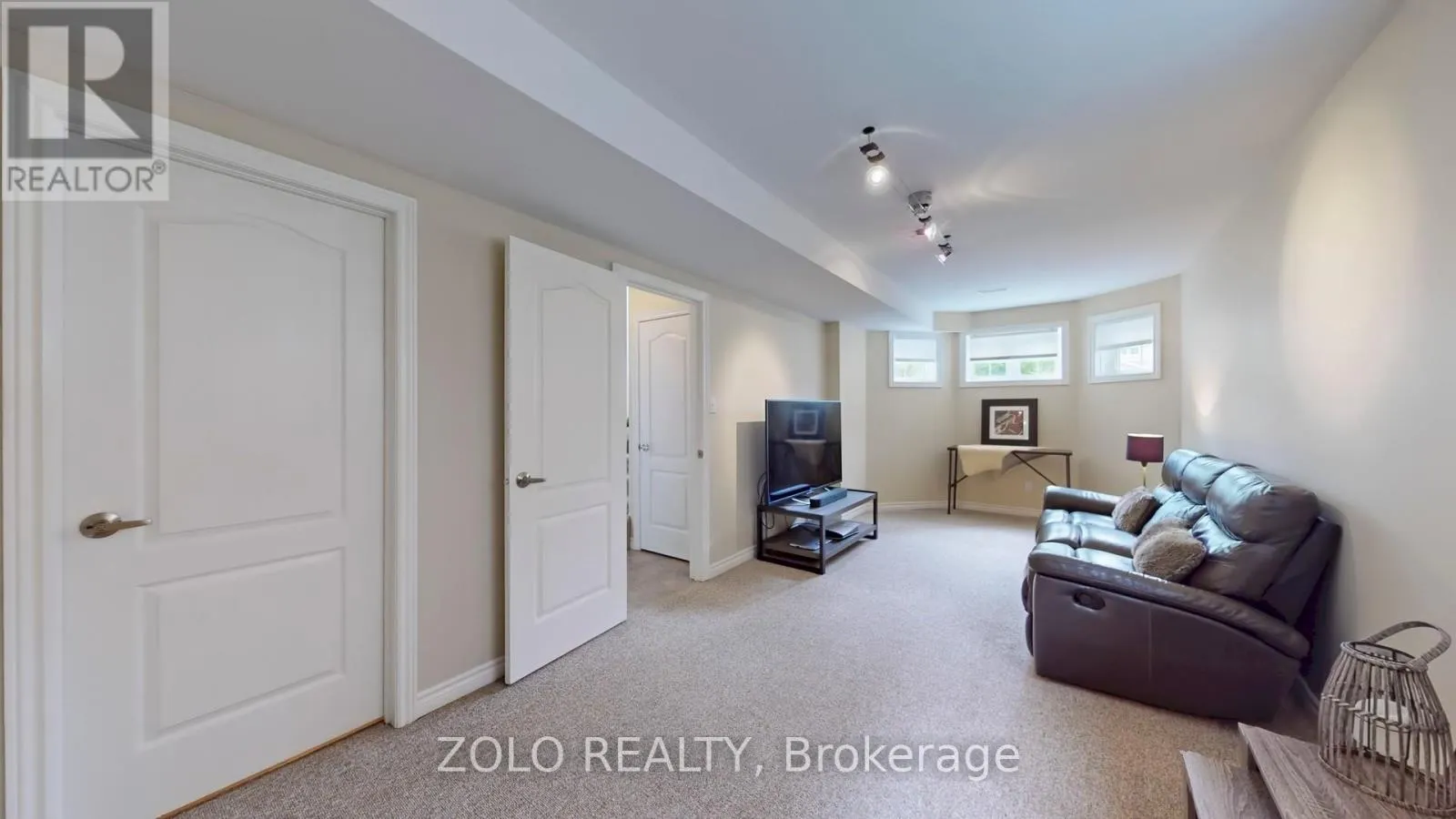 7 GOLDEN EAGLE WAY
