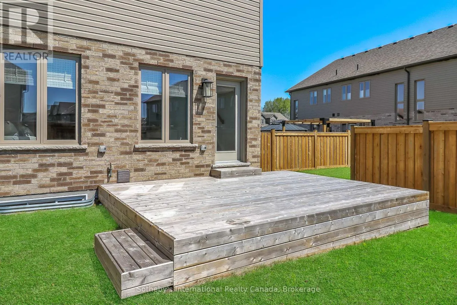 33 FOLEY CRESCENT