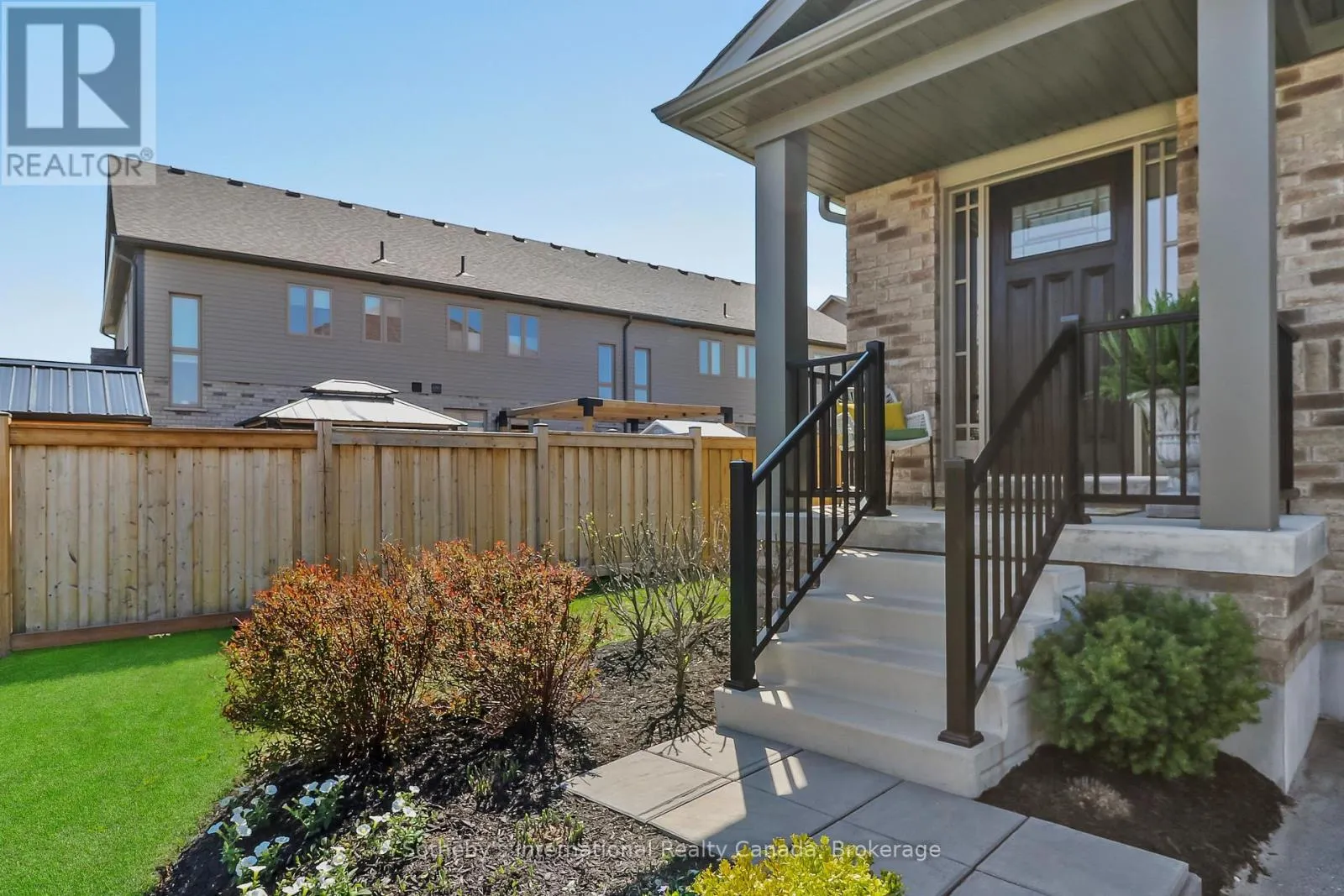 33 FOLEY CRESCENT