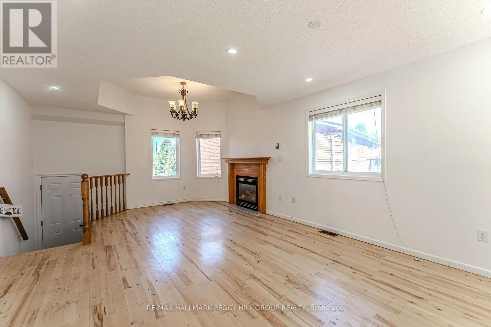 UPPER - 9 KESTREL COURT