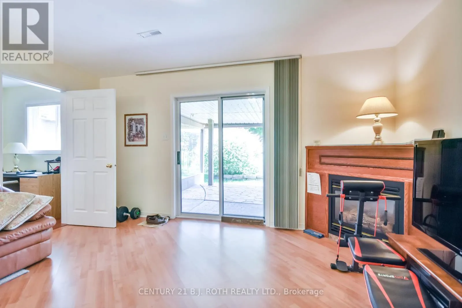 127 GOLDEN MEADOW ROAD