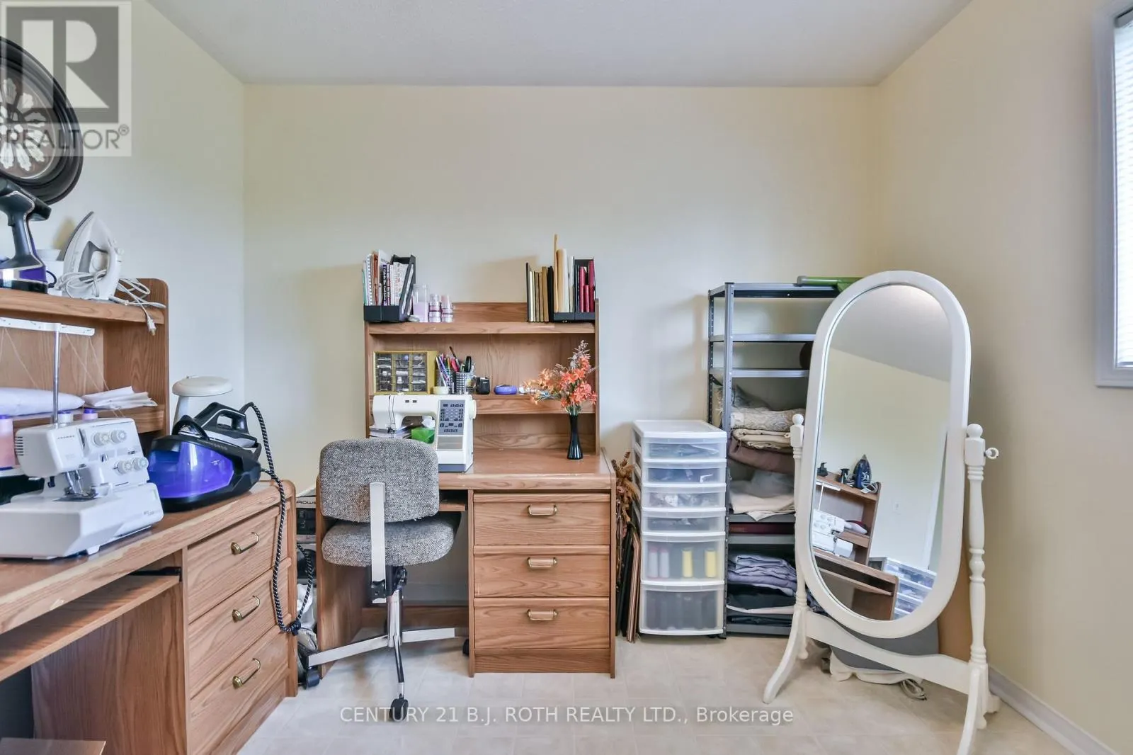 127 GOLDEN MEADOW ROAD