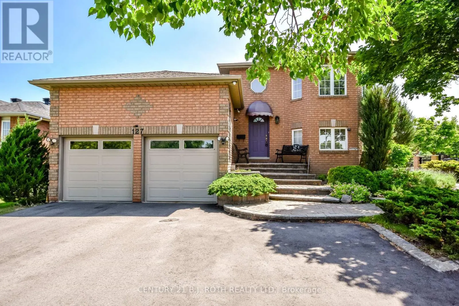 127 GOLDEN MEADOW ROAD